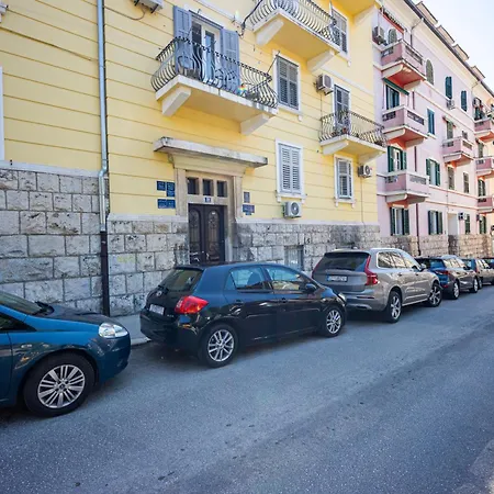 Splitski Dir Apartment *